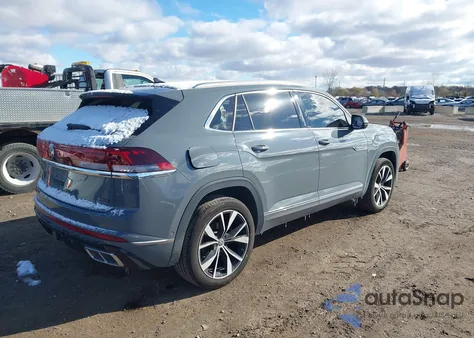 2024 Volkswagen Atlas Cross Sport 2.0T Sel Premium R-Line z USA, uszkodzony, nr VIN 1V2FE2CA3RC249351